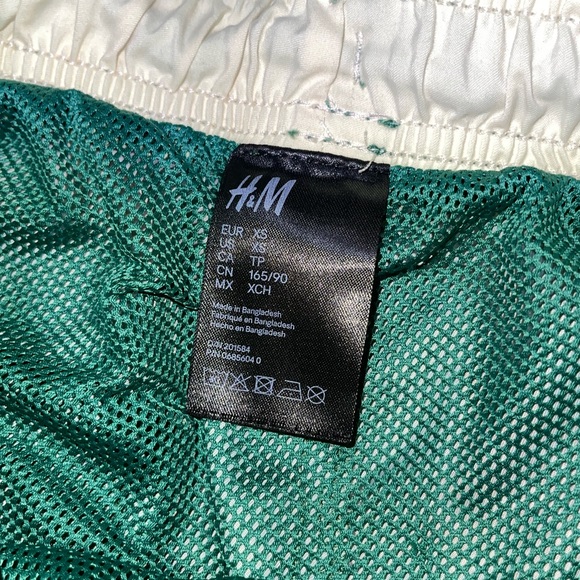 H&M pineapple swim shorts 🍍 - Picture 5 of 5